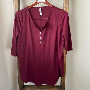 Red 3/4 sleeve Henley